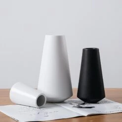 Ceramic Vase, Black/ White(Ceramic Vase Black White)